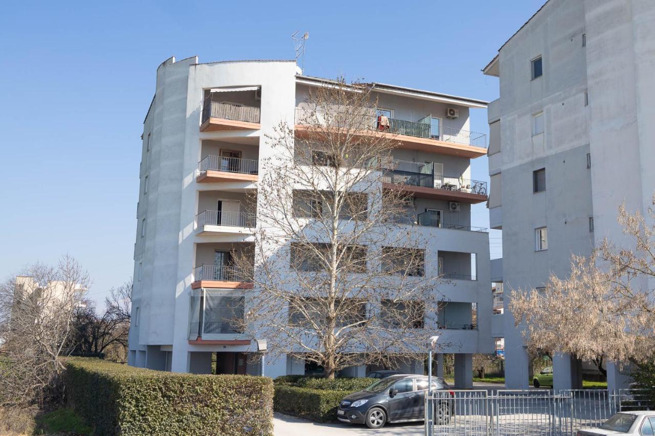 Elia Mini Suites 6 Larissa Bagian luar foto